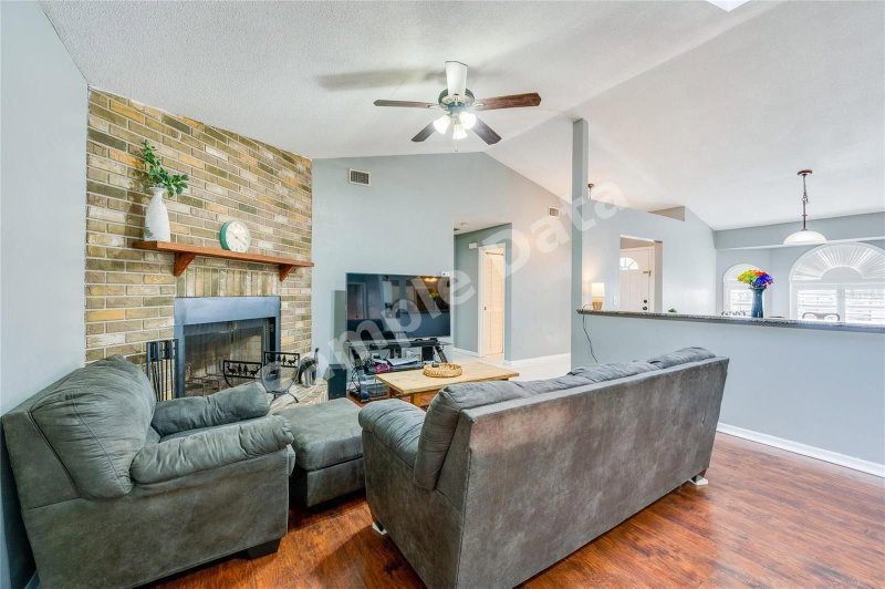 709 Lone Oak Dr — photo 5