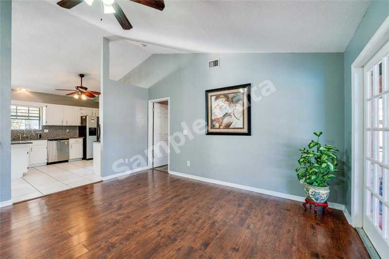 709 Lone Oak Dr — photo 6